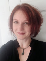 Laura Bickle headshot